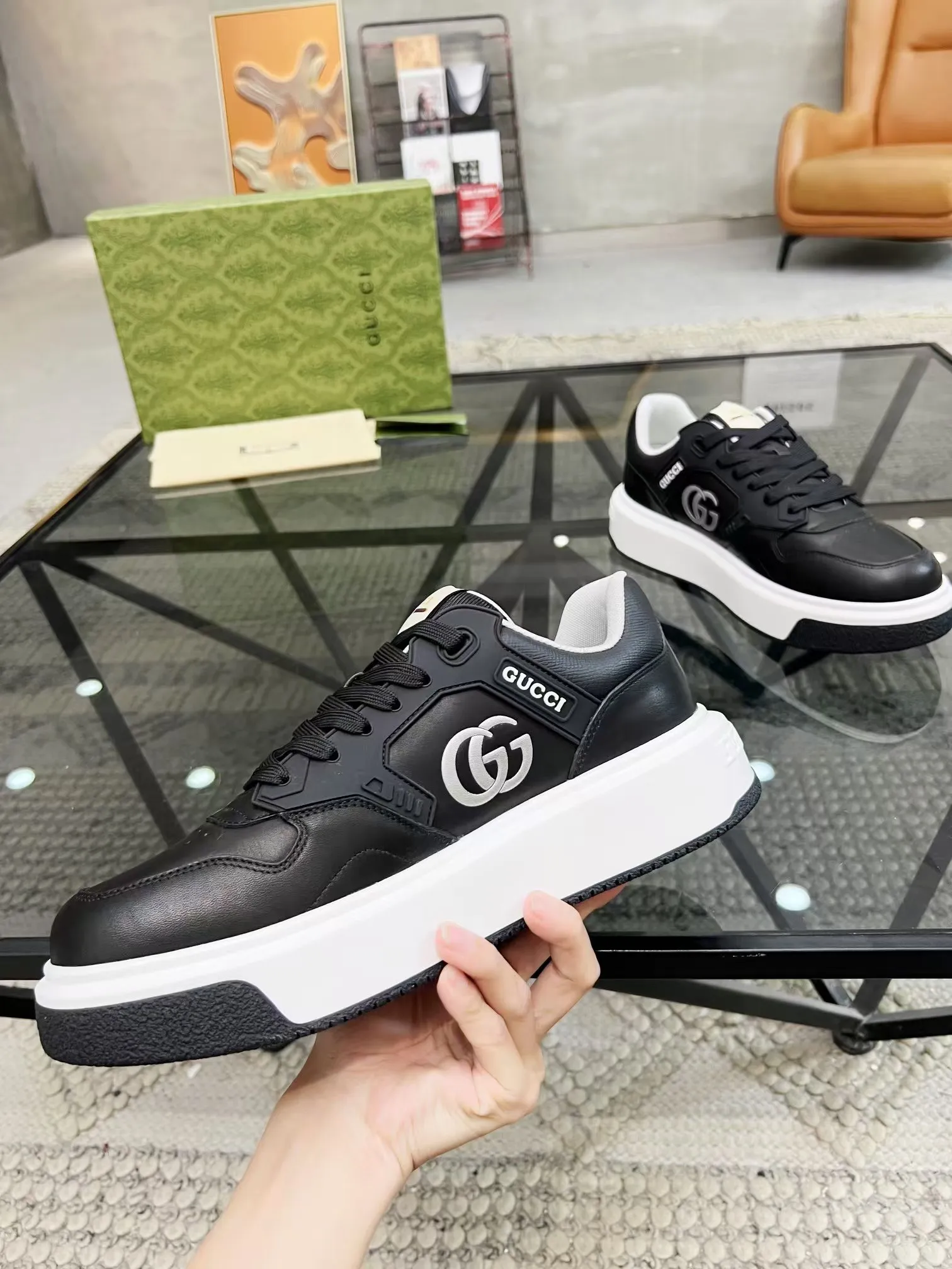 Men's Men's Shoes Men's Men's 💰460 new men's shoes GUCCI [Lightning] latest shoes shipped. Original quality, fashionable, made of special materials, sheepskin lining, brand new packaging. The foot feels super comfortable and the workmanship is impeccable. Size: 38-45